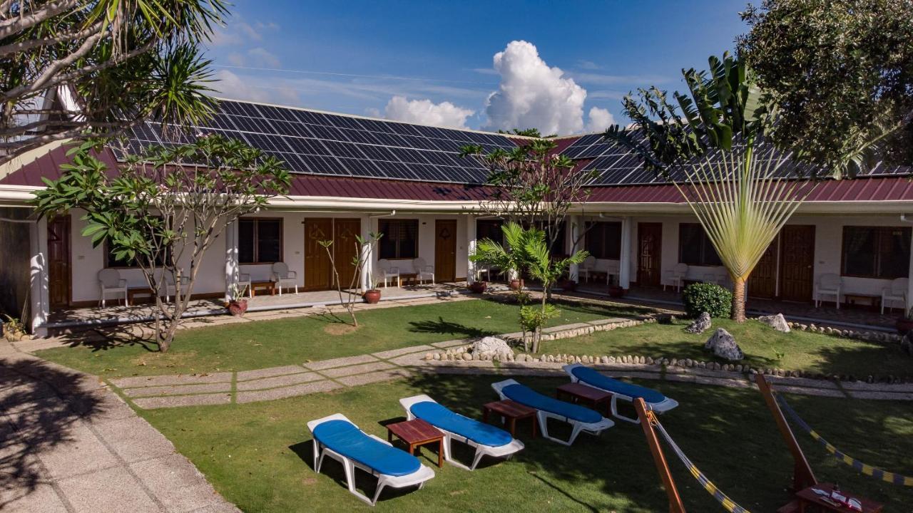 Quo Vadis Dive Resort Moalboal Exterior photo